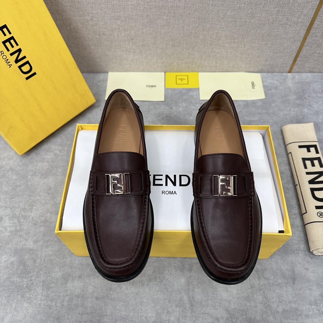 Fendi Men's Brown Loafer - EUR FASHION