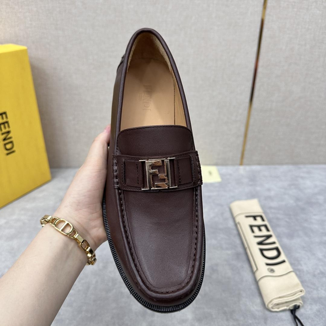 Fendi Men's Brown Loafer - EUR FASHION