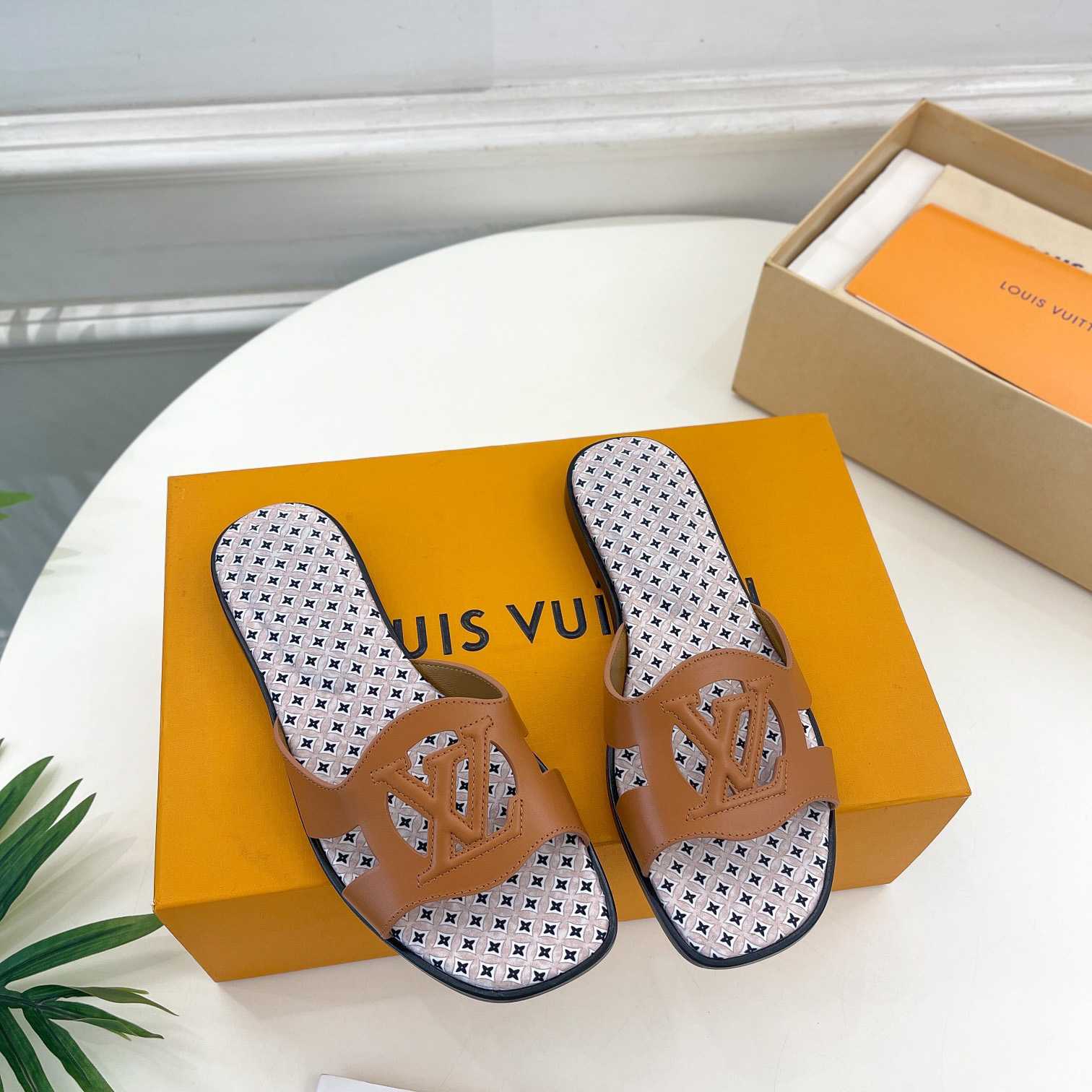 Louis Vuitton LV Isola Flat Mule - EUR FASHION