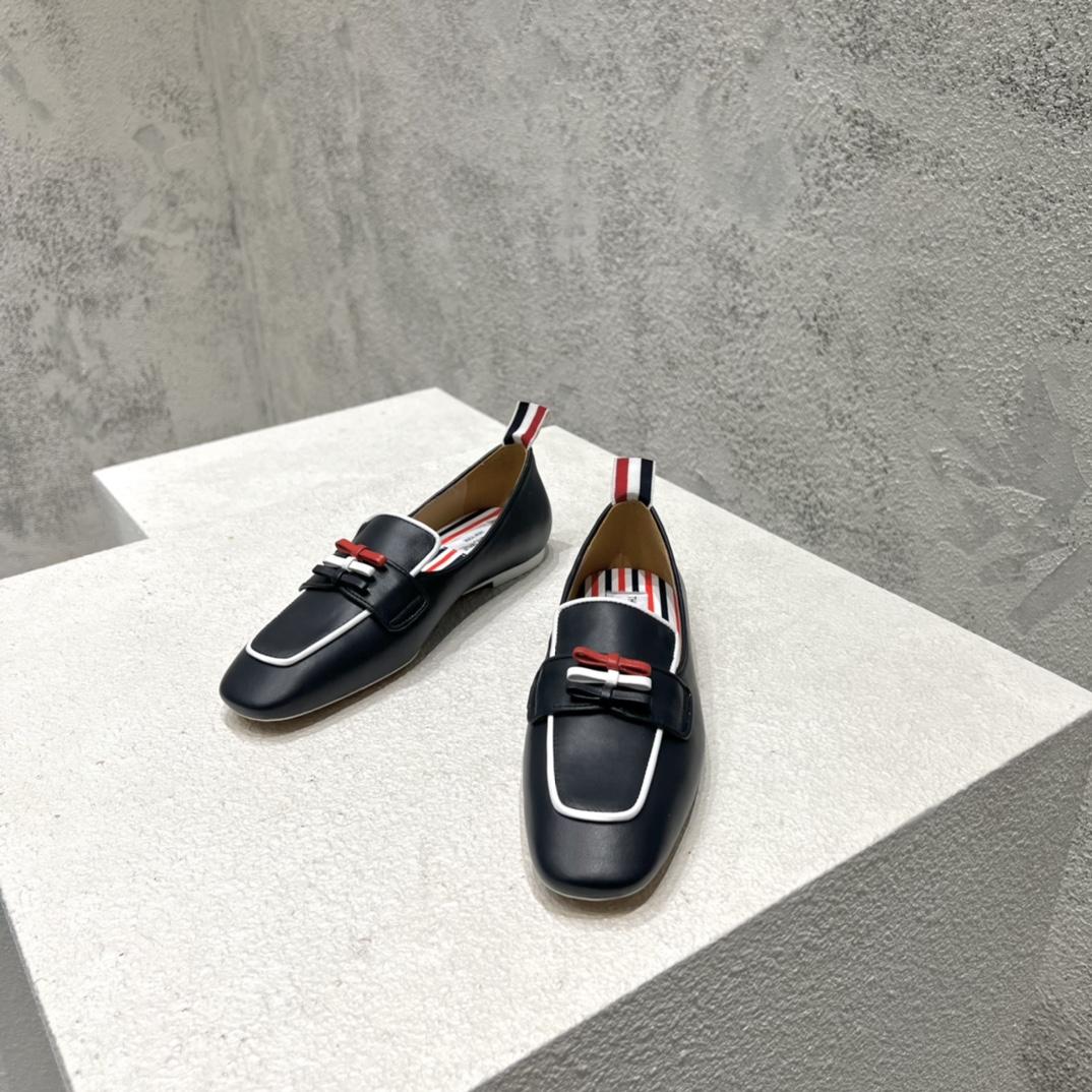 Thom Browne Navy Calf Leather Flexible Leather Sole 3-bow Loafer - EUR FASHION