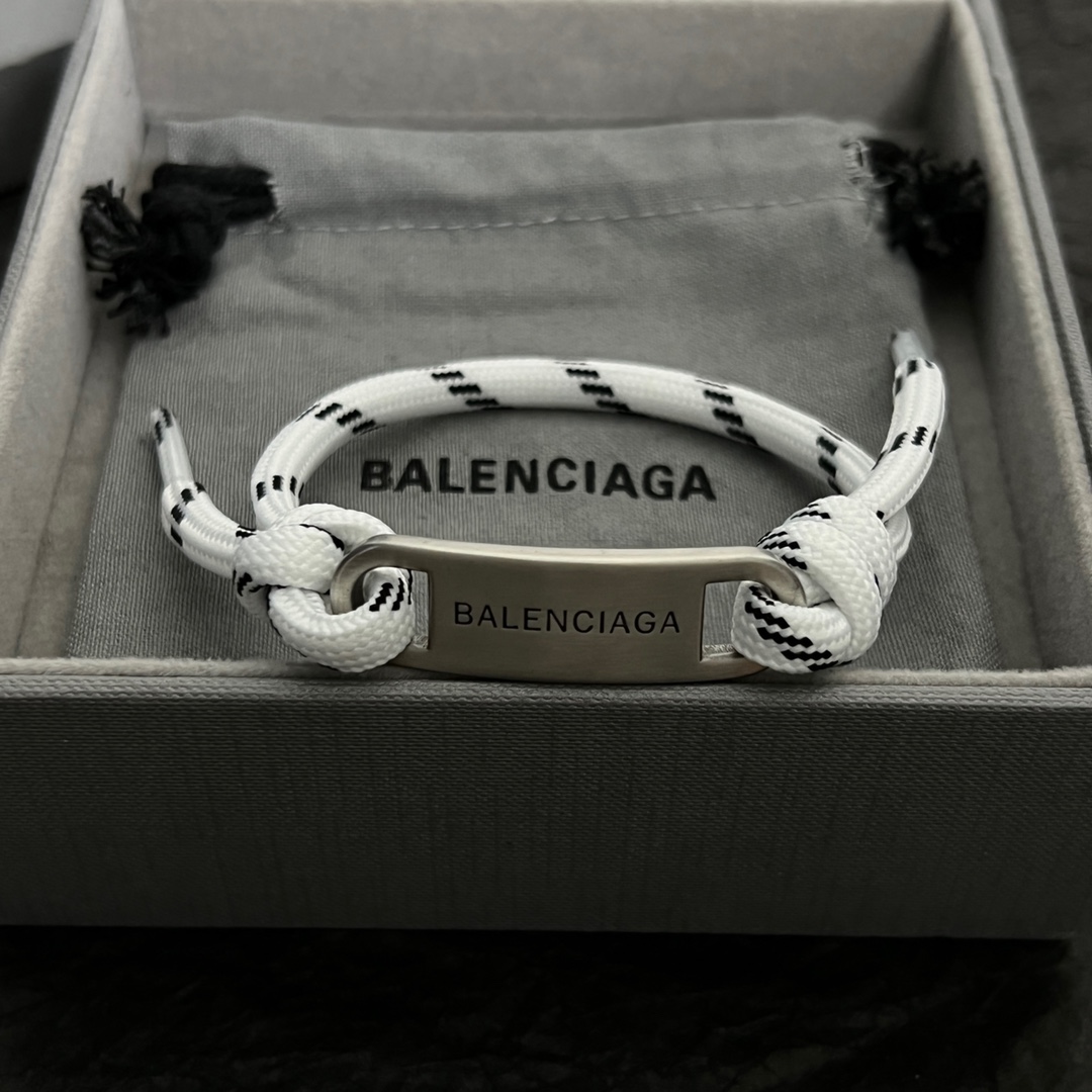 Balenciaga Plate Bracelet In White - EUR FASHION