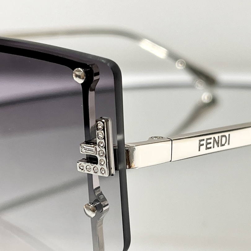 Fendi First Shield Sunglasses With Gray Gradient Lenses   FF40096 - EUR FASHION