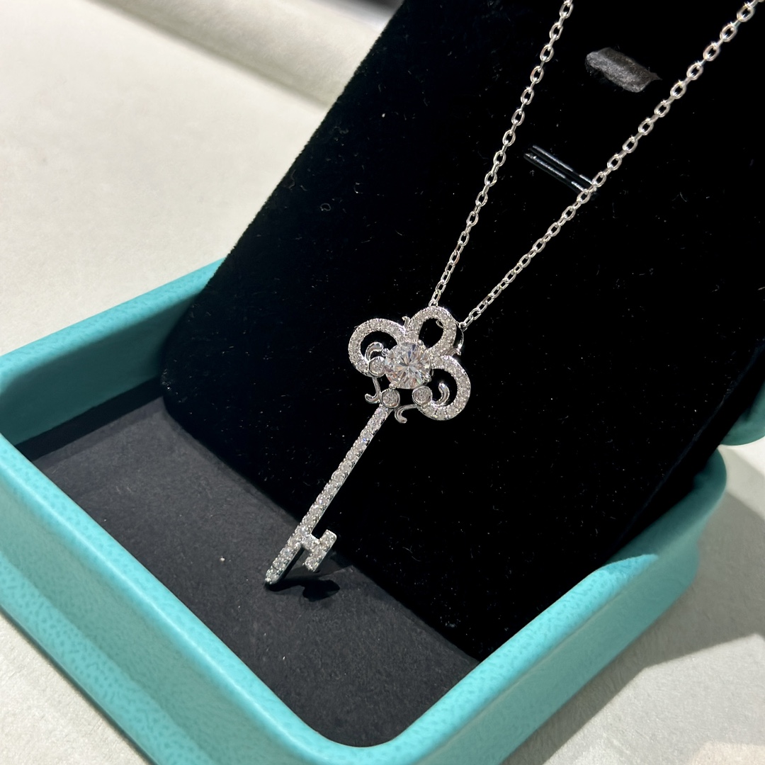 Tiffany&CO Fleur de Lis Key Pendant - EUR FASHION