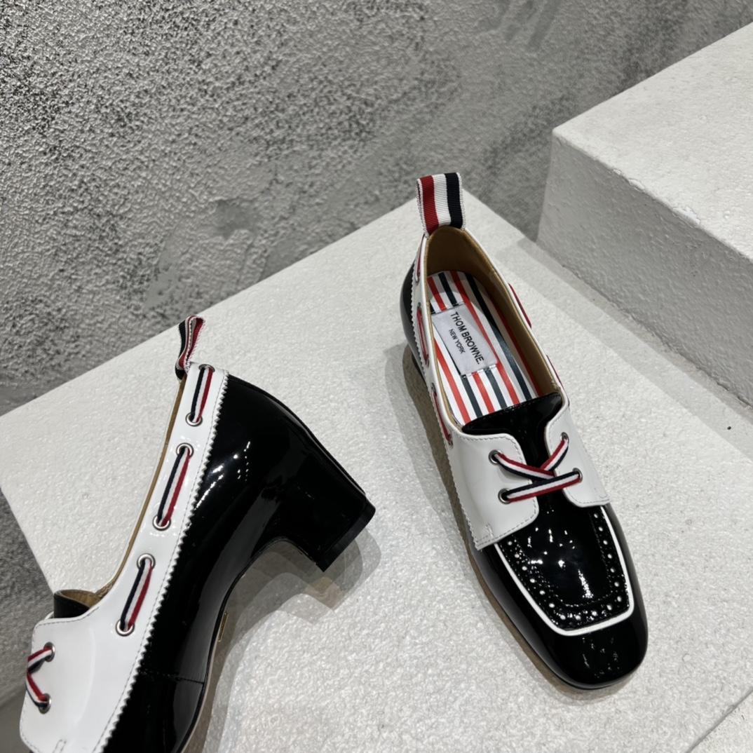 Thom Browne Black And White Soft Patent Leather 40mm Block Heel Boat Shoe - EUR FASHION