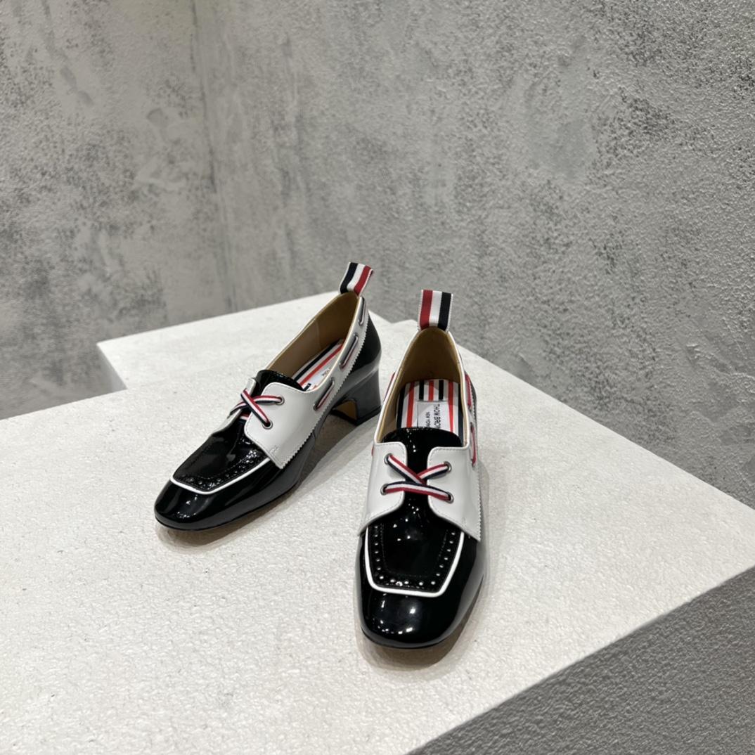 Thom Browne Black And White Soft Patent Leather 40mm Block Heel Boat Shoe - EUR FASHION