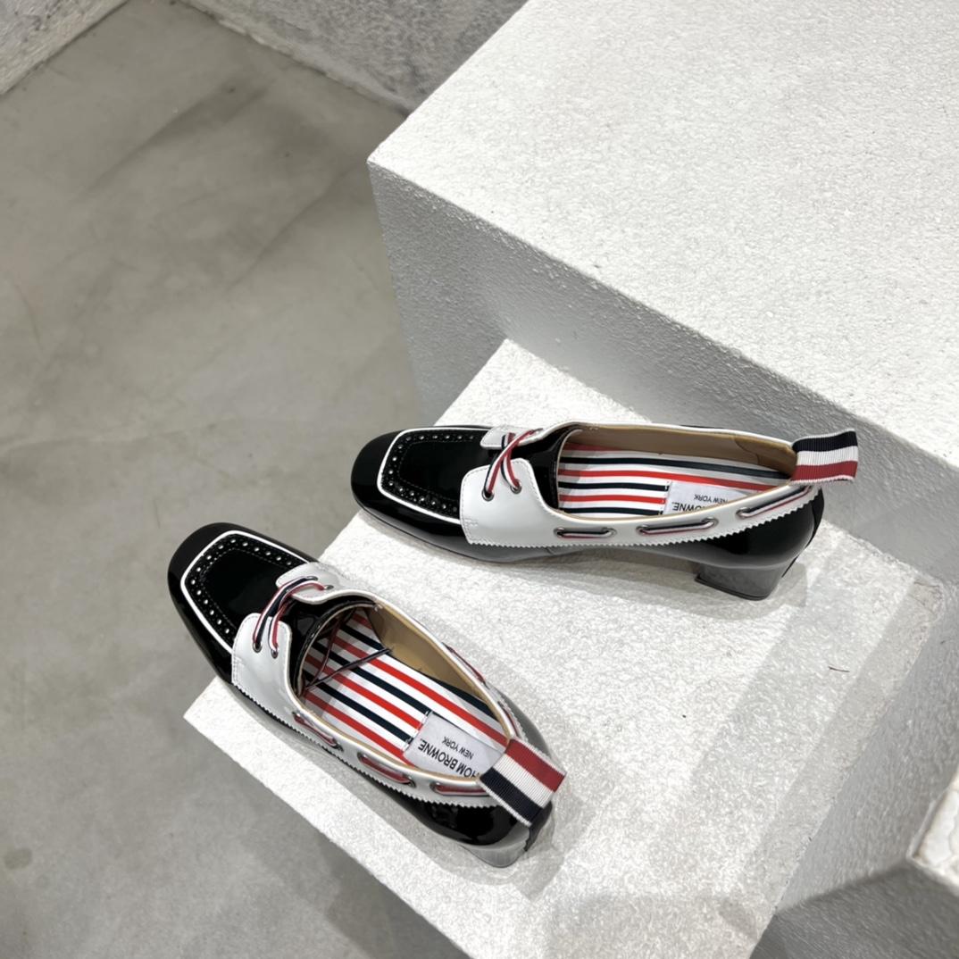 Thom Browne Black And White Soft Patent Leather 40mm Block Heel Boat Shoe - EUR FASHION