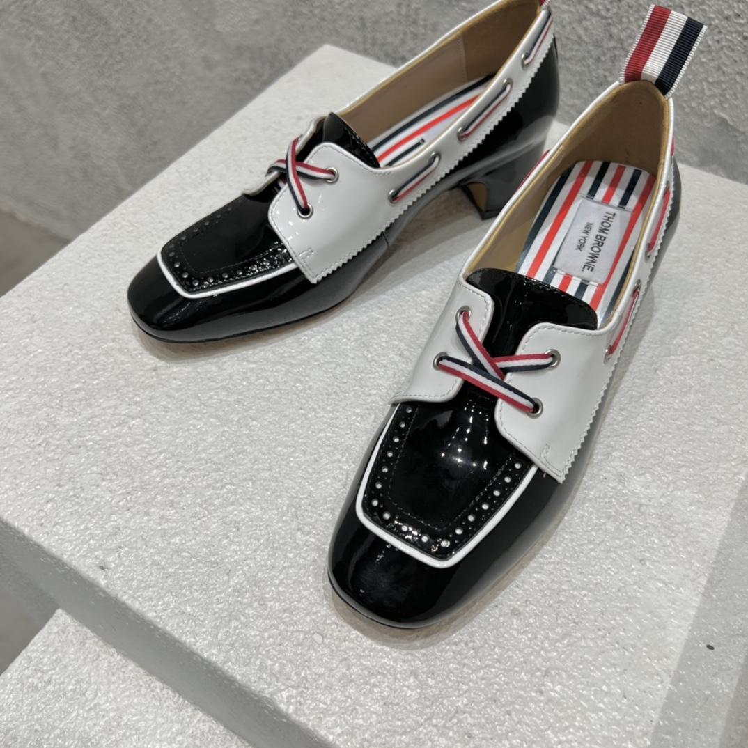 Thom Browne Black And White Soft Patent Leather 40mm Block Heel Boat Shoe - EUR FASHION