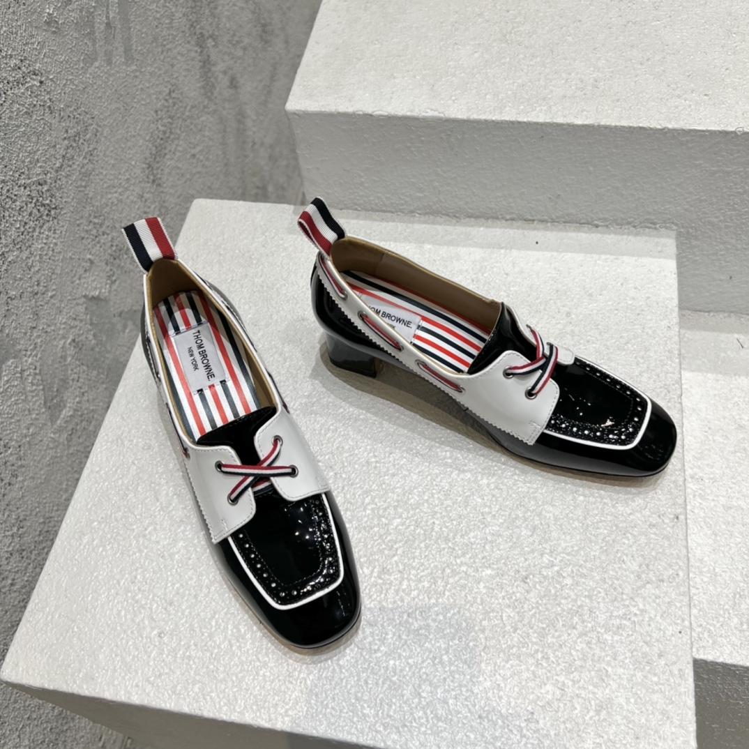 Thom Browne Black And White Soft Patent Leather 40mm Block Heel Boat Shoe - EUR FASHION