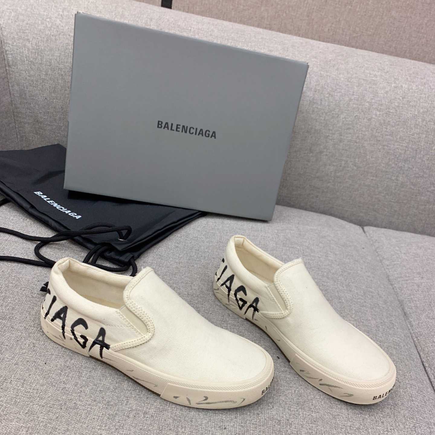 Balenciaga Paris Slip On Graffiti Sneaker In White  - EUR FASHION