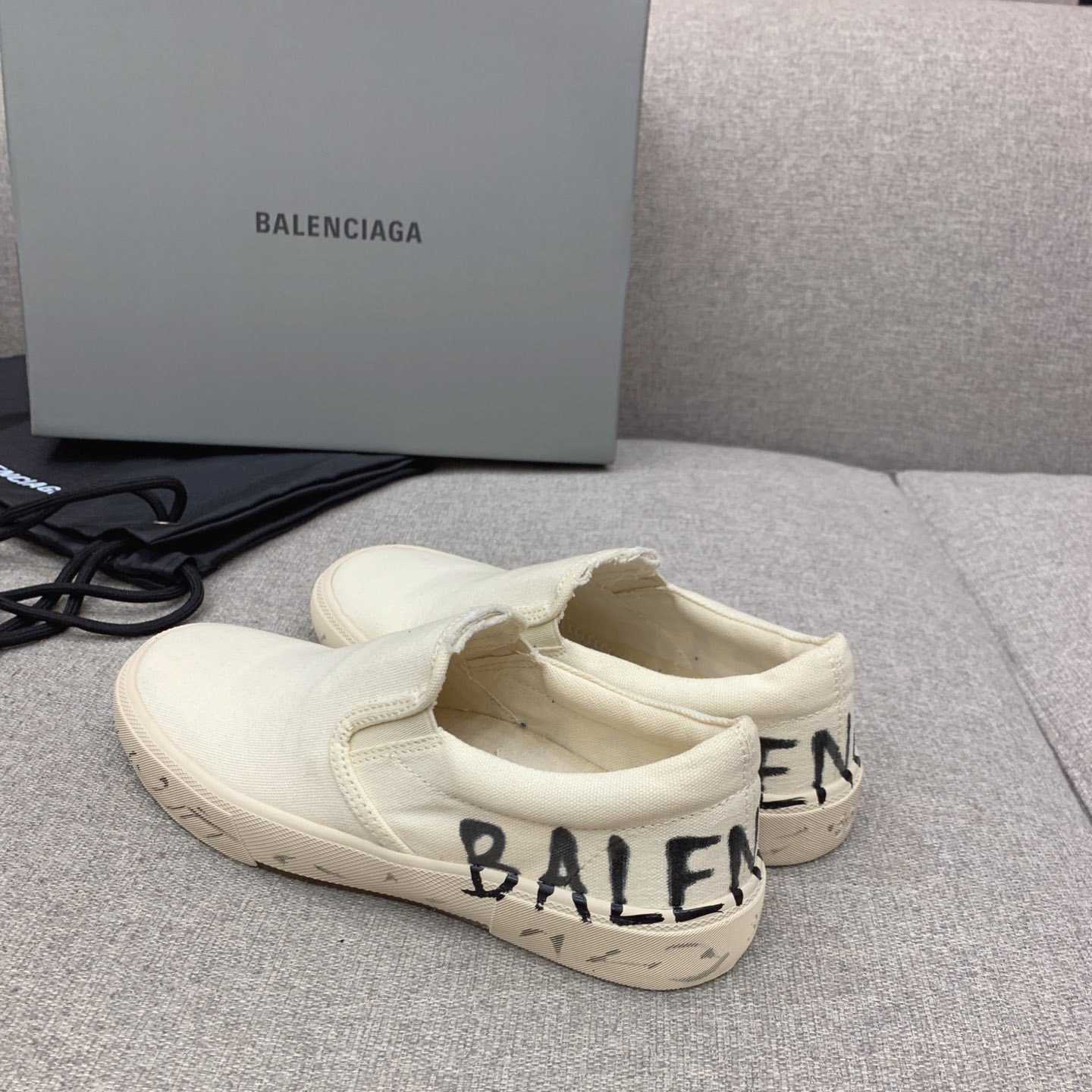 Balenciaga Paris Slip On Graffiti Sneaker In White  - EUR FASHION