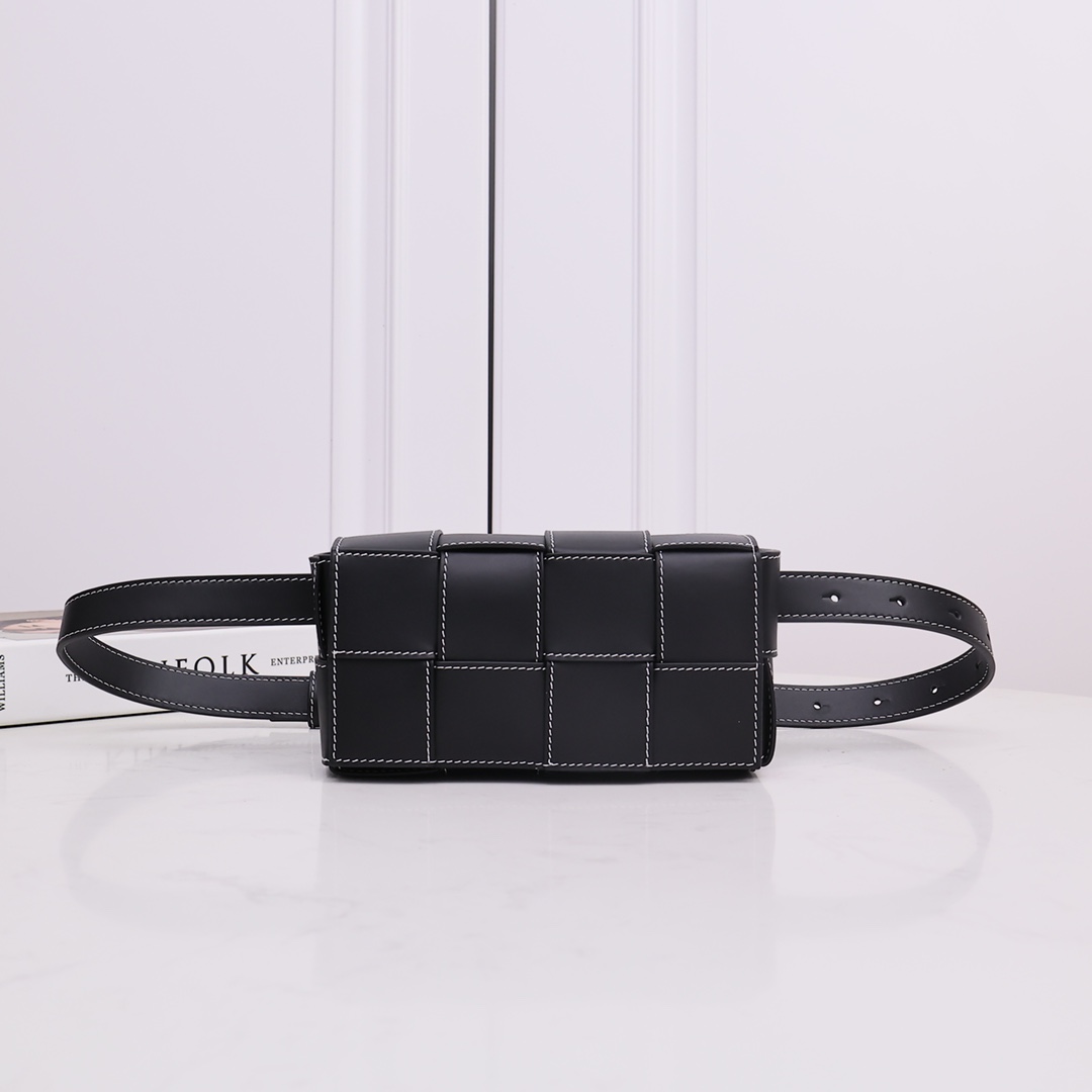 Bottega Veneta Cassette Belt Bag - EUR FASHION