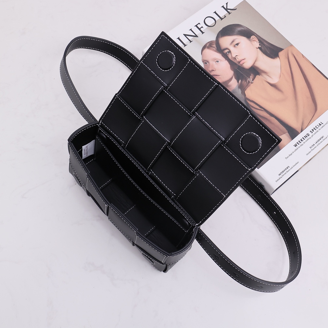 Bottega Veneta Cassette Belt Bag - EUR FASHION