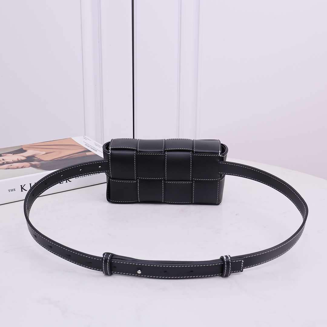 Bottega Veneta Cassette Belt Bag - EUR FASHION