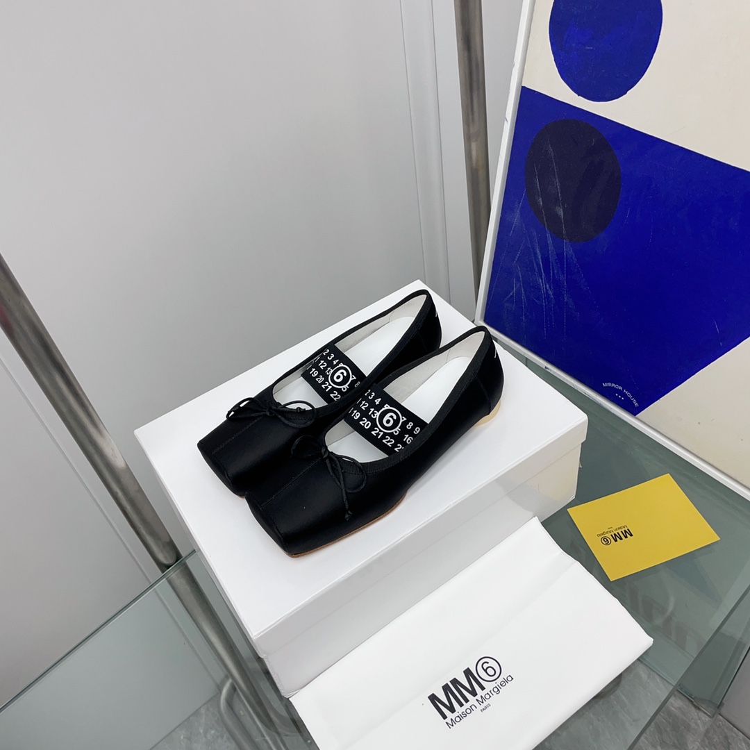 Maison Margiela MM6 Logo-strap Ballet Flats - EUR FASHION