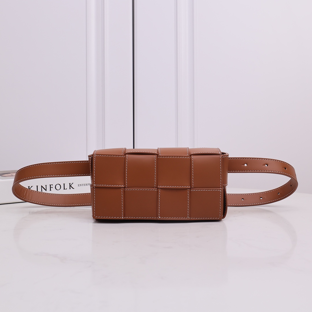 Bottega Veneta Cassette Belt Bag - EUR FASHION