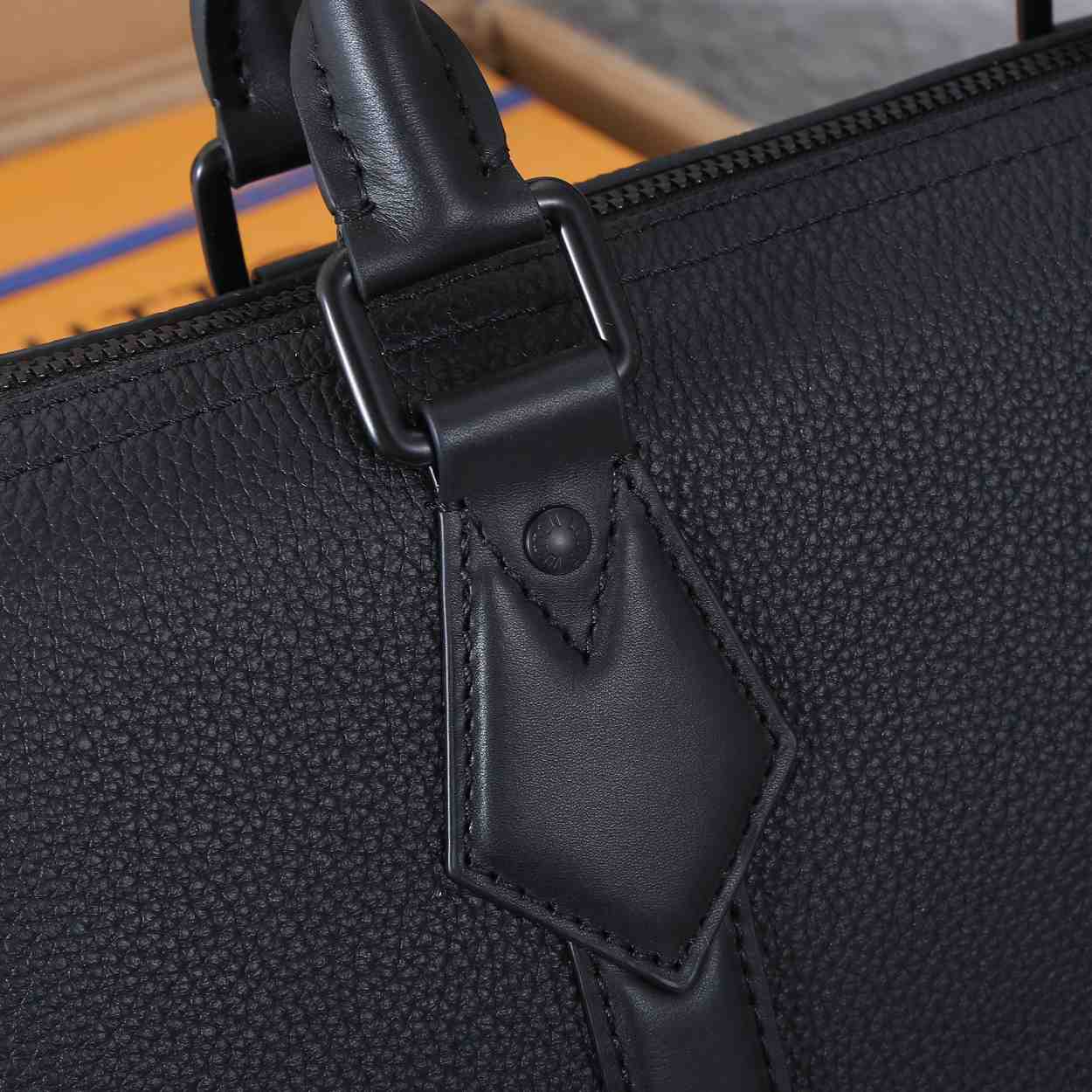 Louis Vuitton Takeoff Briefcase     M59159 - EUR FASHION