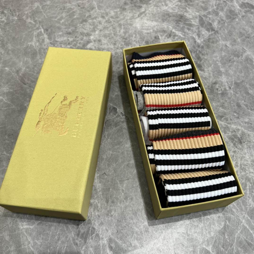 Burberry Socks/Box - EUR FASHION