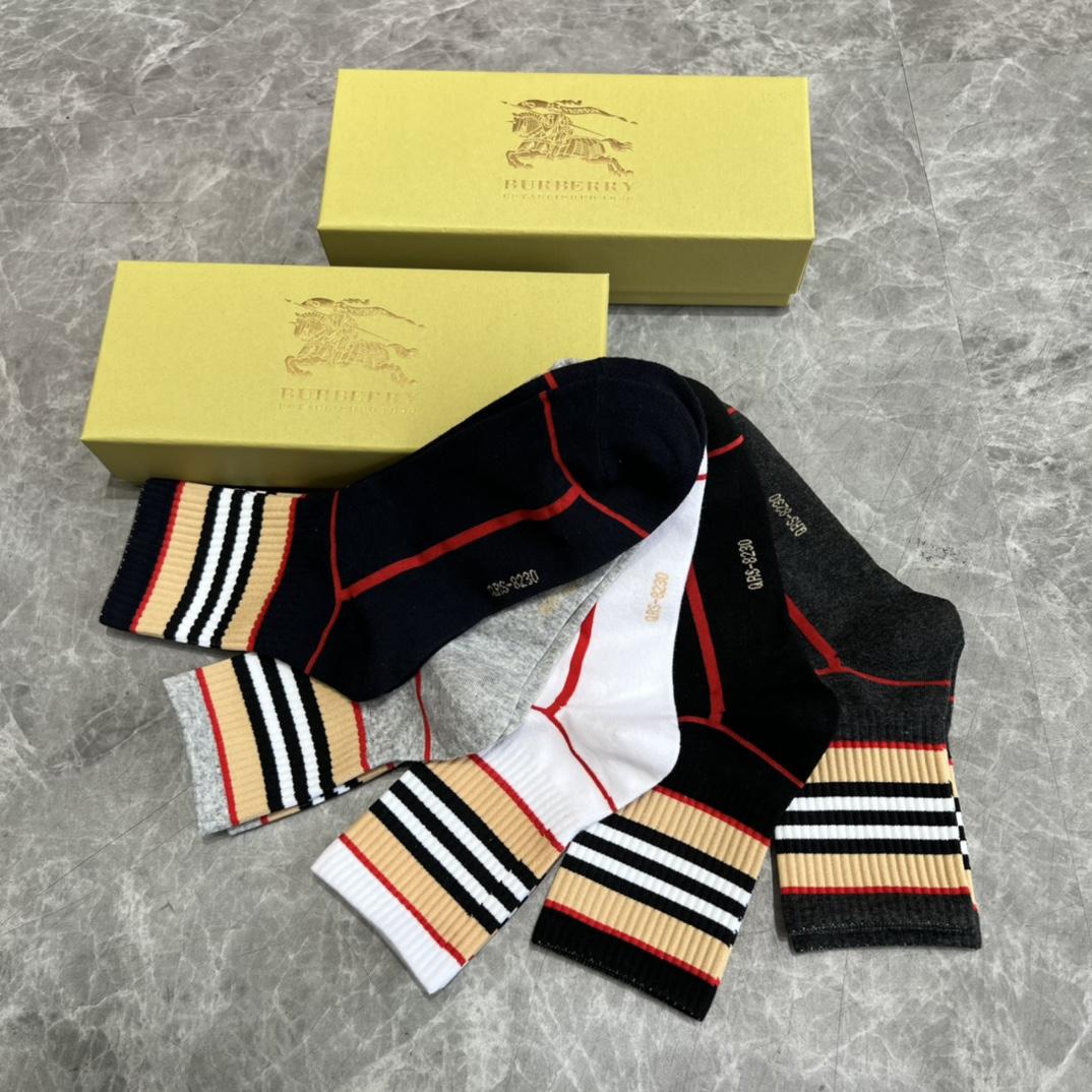 Burberry Socks/Box - EUR FASHION