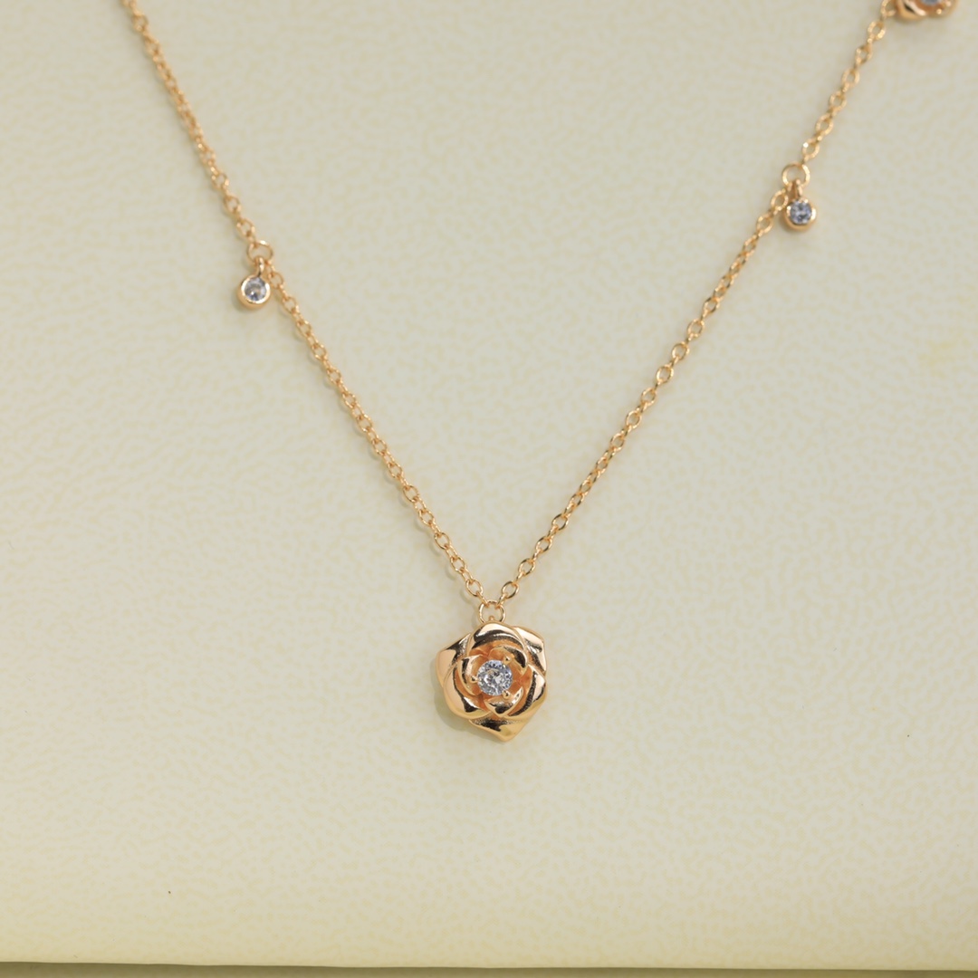 Piaget Rose Necklace - EUR FASHION