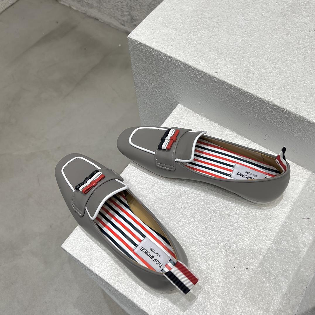 Thom Browne Bow-detail Flat Loafers - EUR FASHION