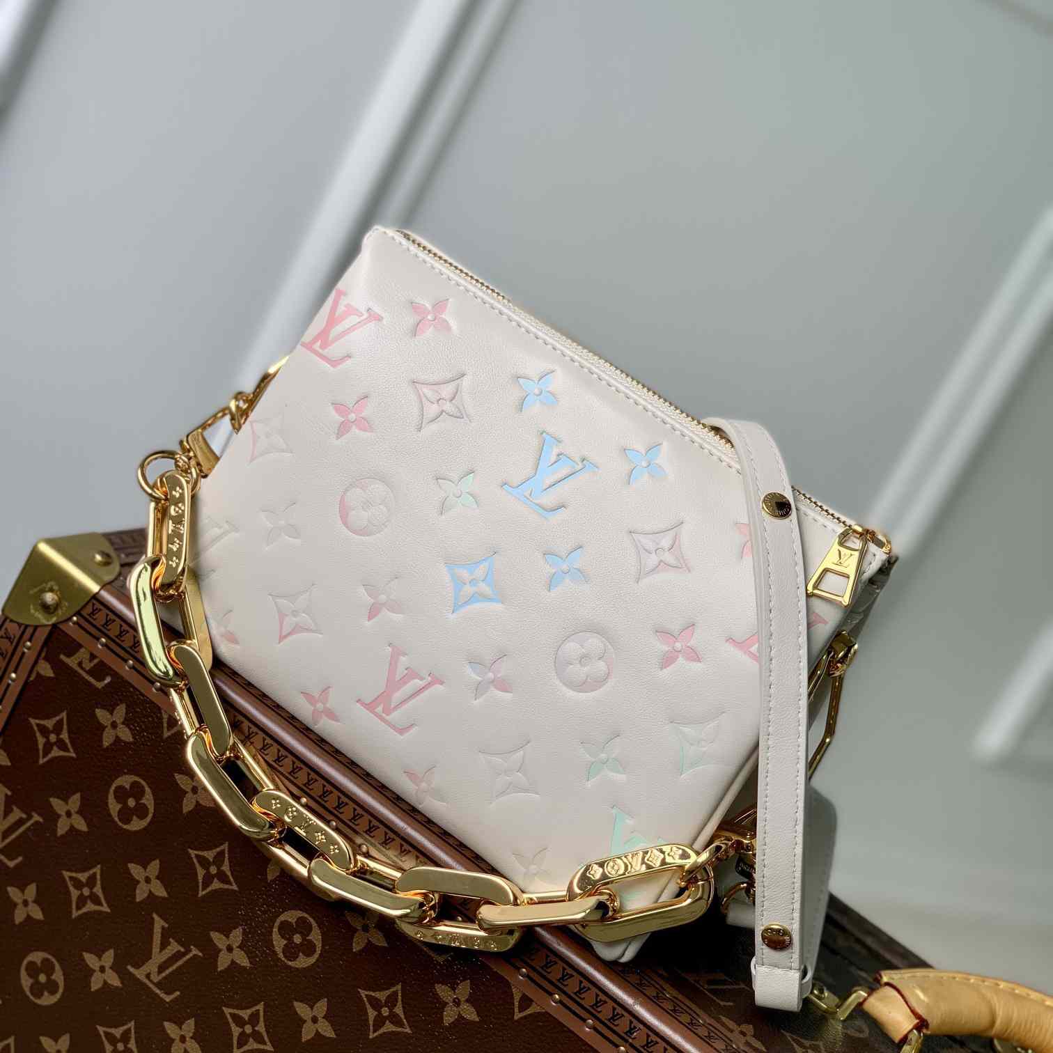 Louis Vuitton Coussin Bag (21-16-7cm)    M22993 - EUR FASHION