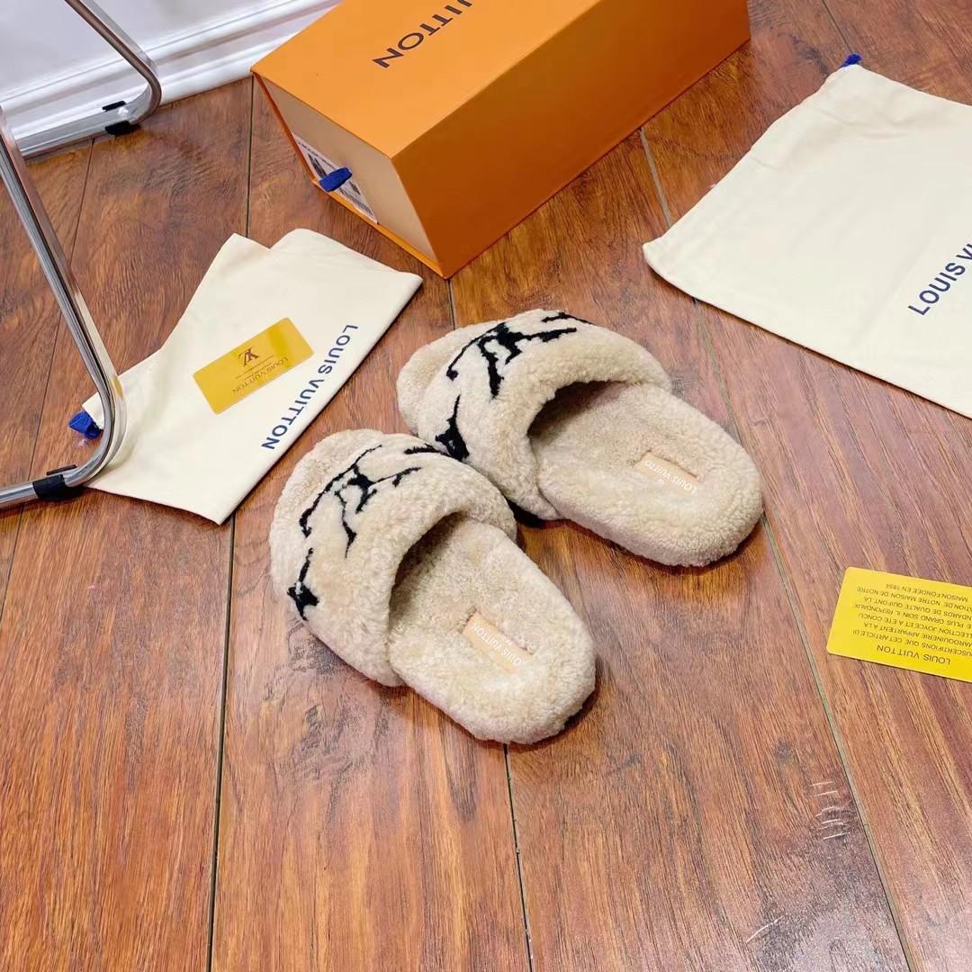 Louis Vuitton Shearling Slides - EUR FASHION