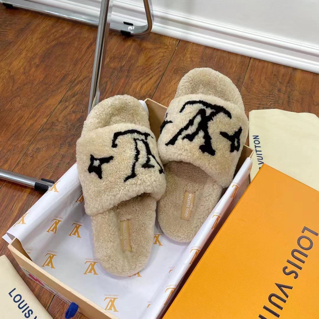 Louis Vuitton Shearling Slides - EUR FASHION