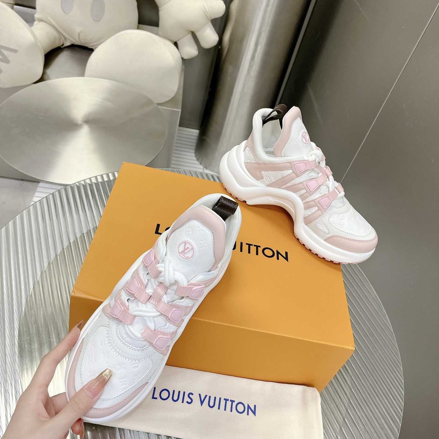 Louis Vuitton LV Archlight Sneaker    - EUR FASHION