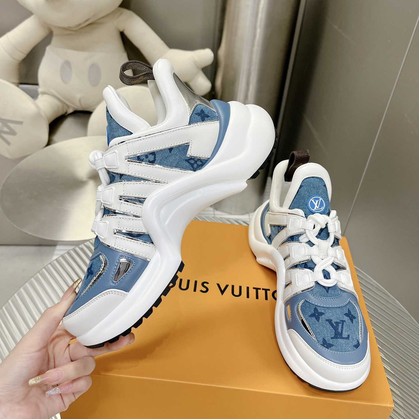 Louis Vuitton LV Archlight Sneaker    - EUR FASHION