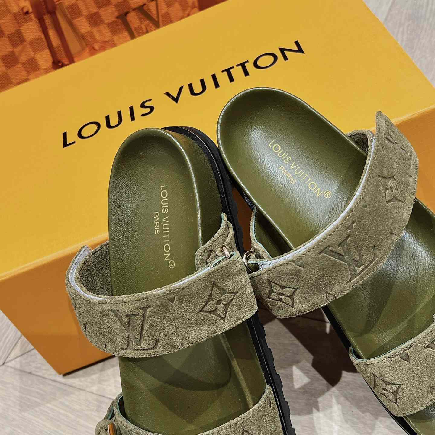 Louis Vuitton Bom Dia Flat Comfort Mule    1ABOYY - EUR FASHION