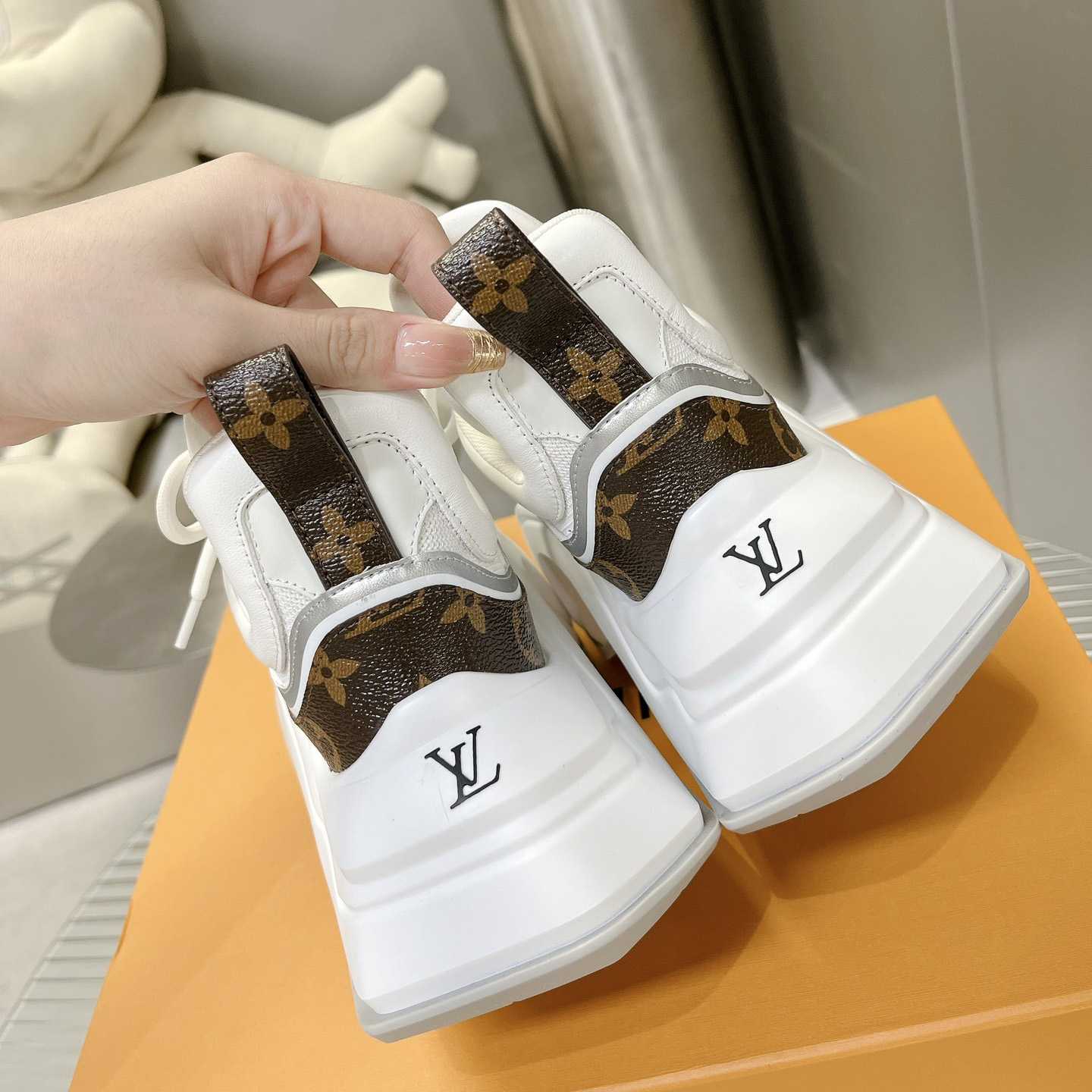 Louis Vuitton LV Archlight 2.0 Platform Sneaker    1ABIHJ - EUR FASHION