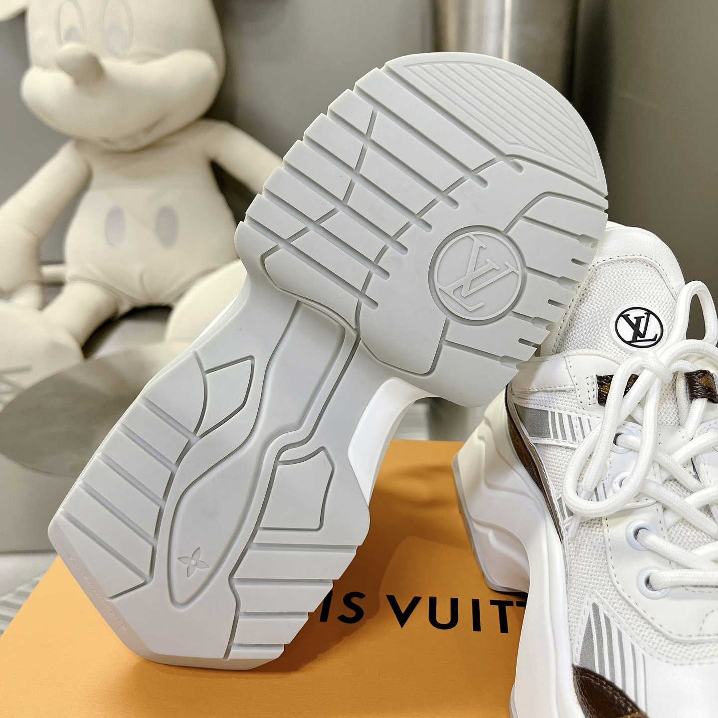 Louis Vuitton LV Archlight 2.0 Platform Sneaker    1ABIHJ - EUR FASHION