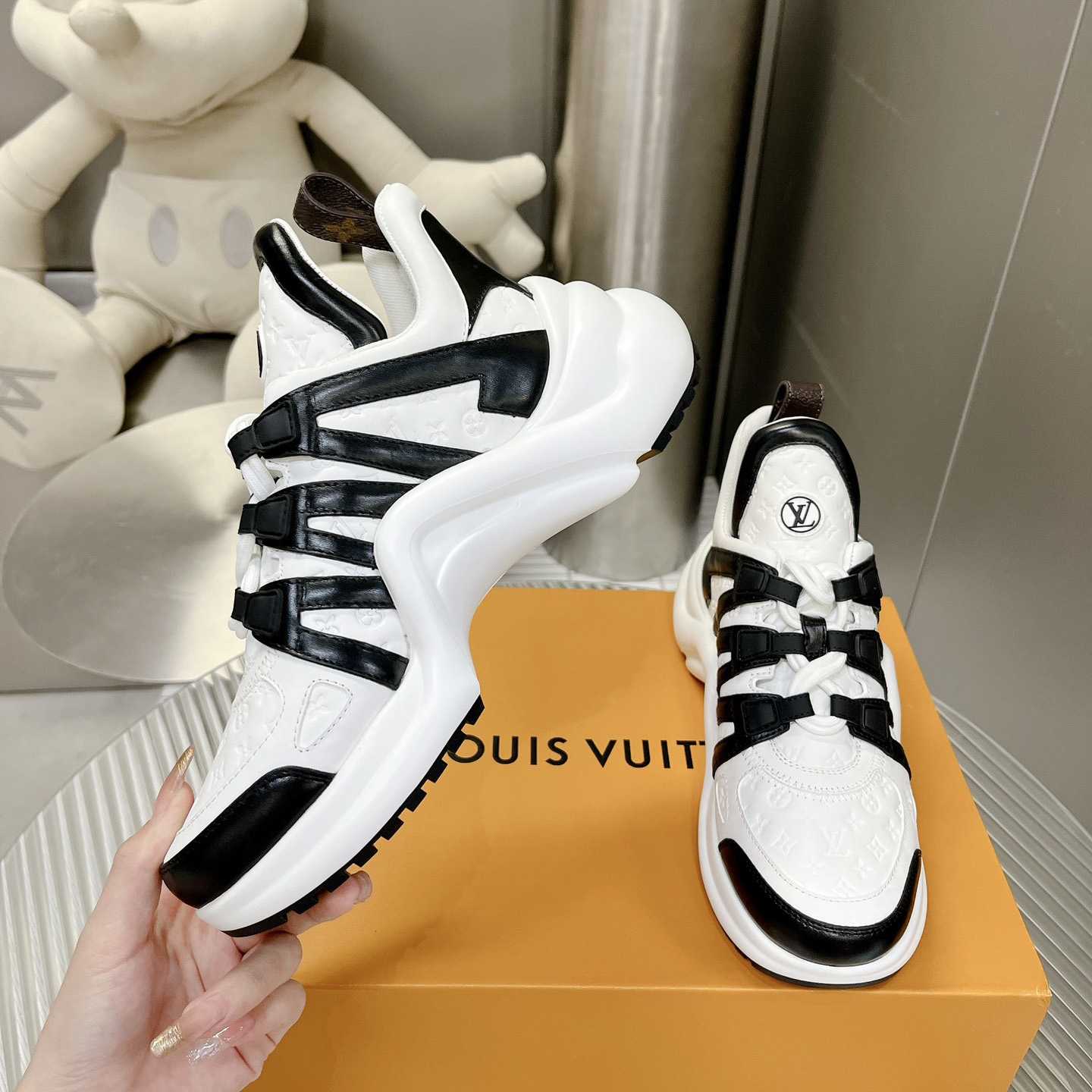 Louis Vuitton LV Archlight Sneaker    - EUR FASHION