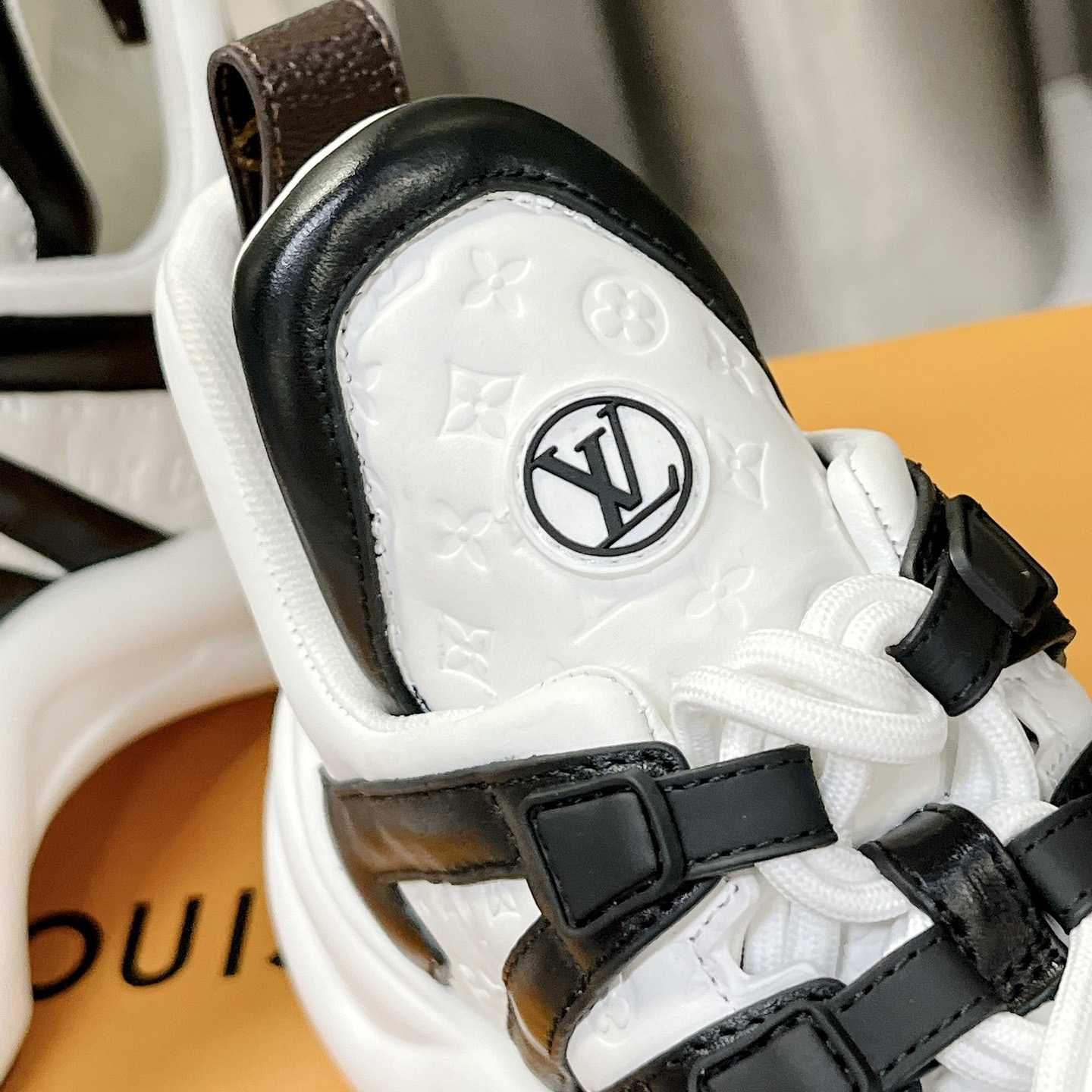 Louis Vuitton LV Archlight Sneaker    - EUR FASHION