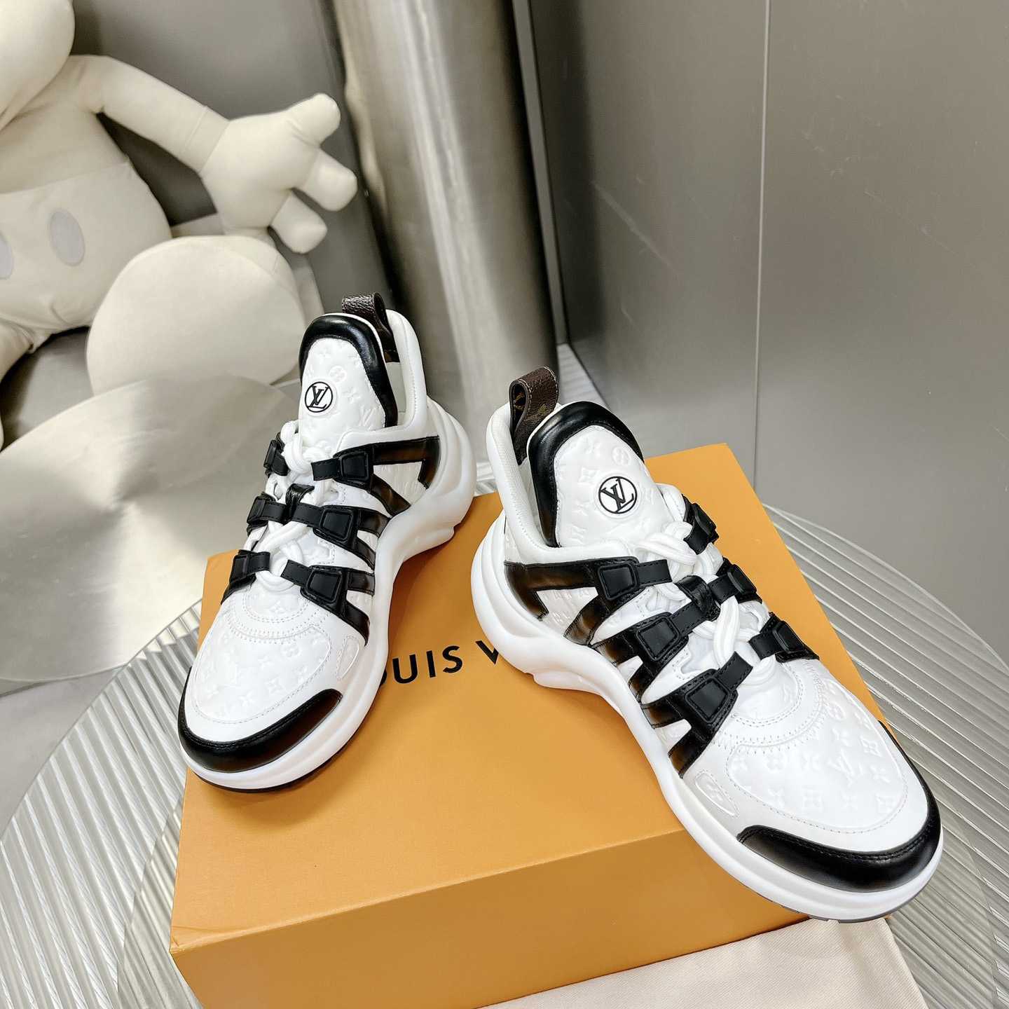 Louis Vuitton LV Archlight Sneaker    - EUR FASHION