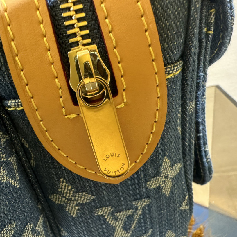 Louis Vuitton Blue Monogram Denim Bumbag   M95347 - EUR FASHION