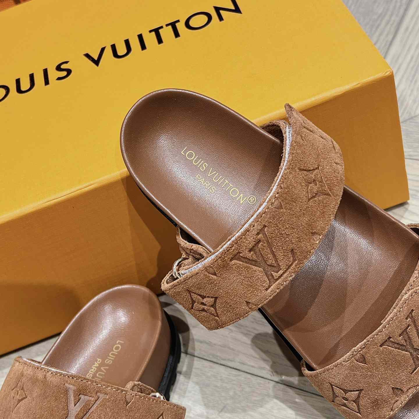 Louis Vuitton Bom Dia Flat Comfort Mule    1ABOY4 - EUR FASHION