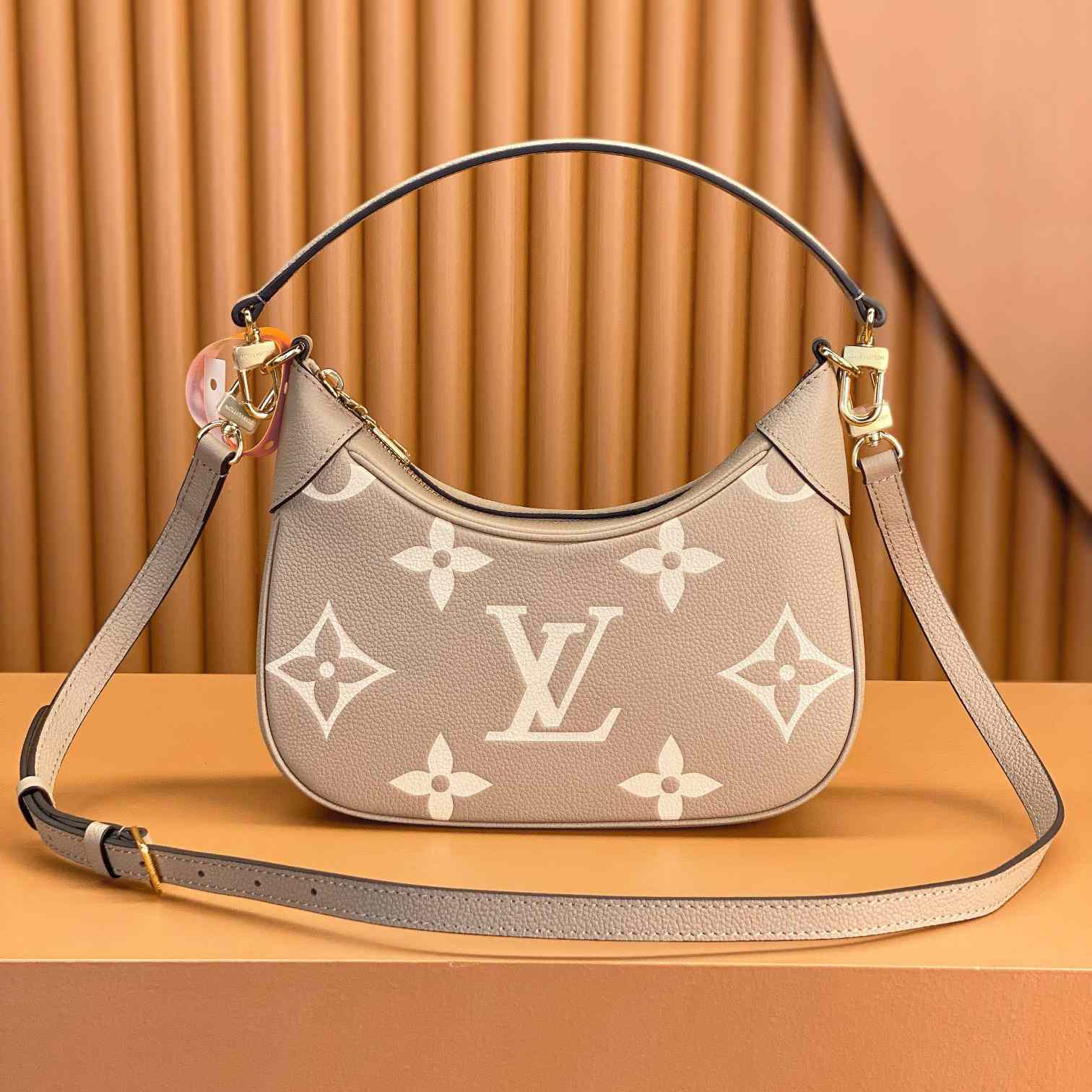 Louis Vuitton Bagatelle (24x18x7cm)      M46112 - EUR FASHION