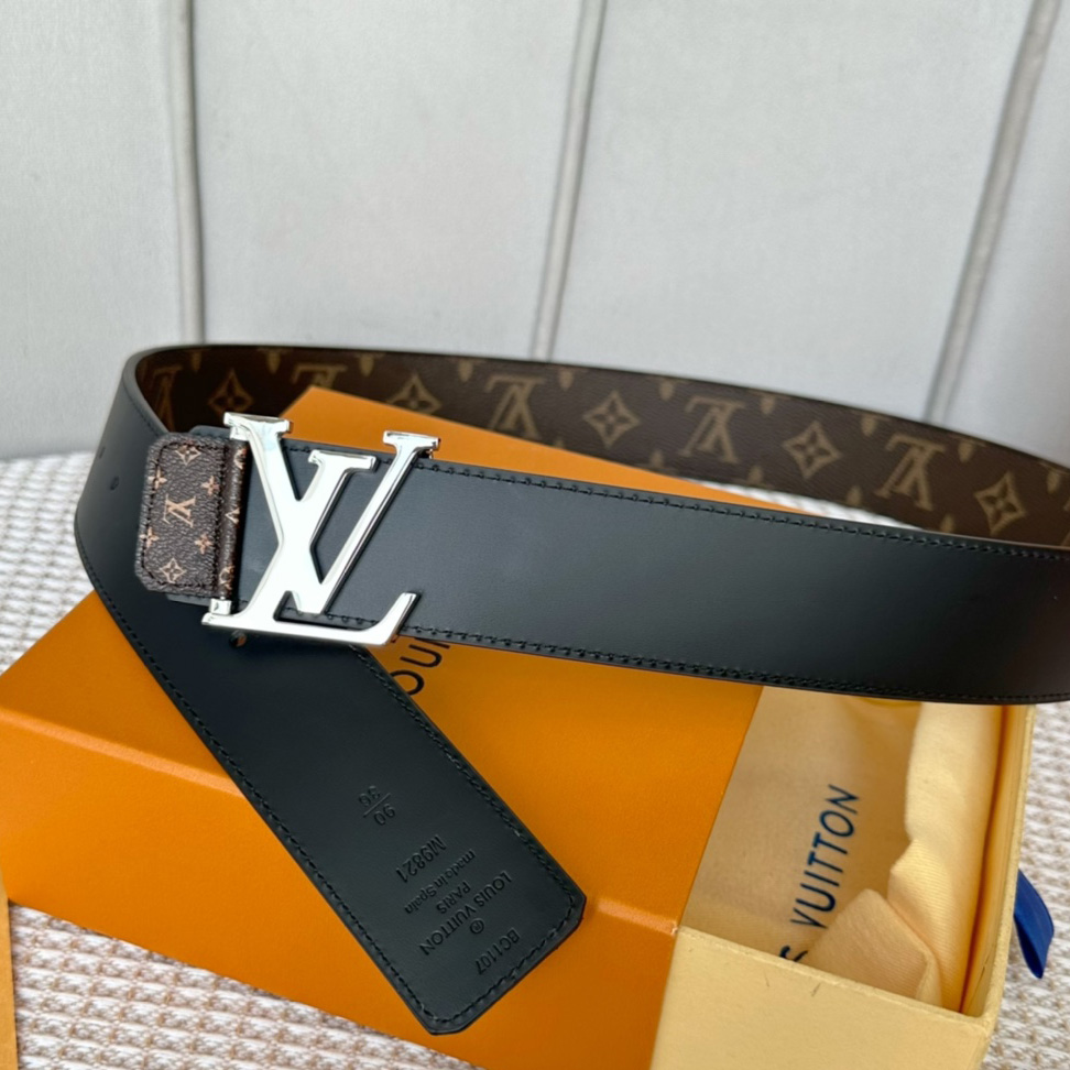 Louis Vuitton LV Tag 40MM Reversible Belt     M0686Q - EUR FASHION