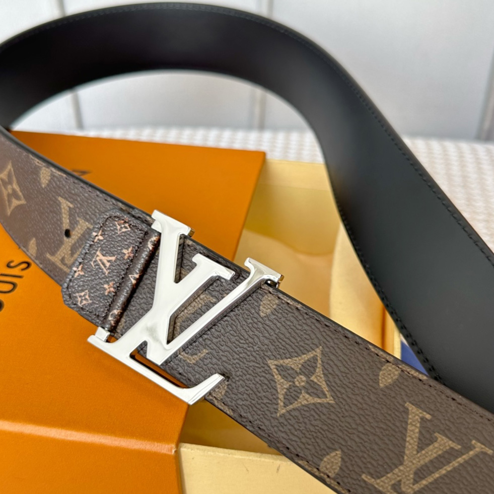 Louis Vuitton LV Tag 40MM Reversible Belt     M0686Q - EUR FASHION