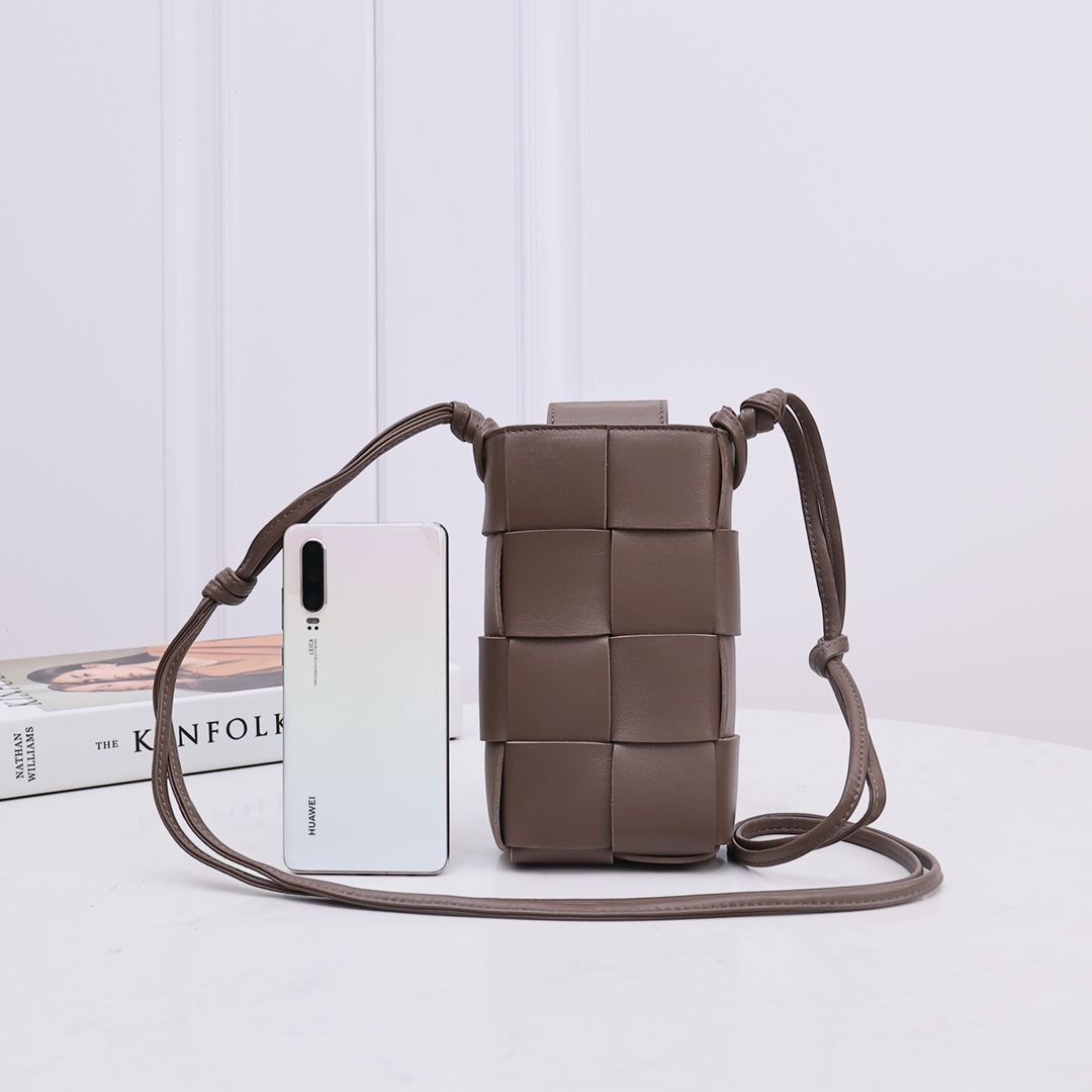 Bottega Veneta Mini Cassette Cross-Body Bag - EUR FASHION