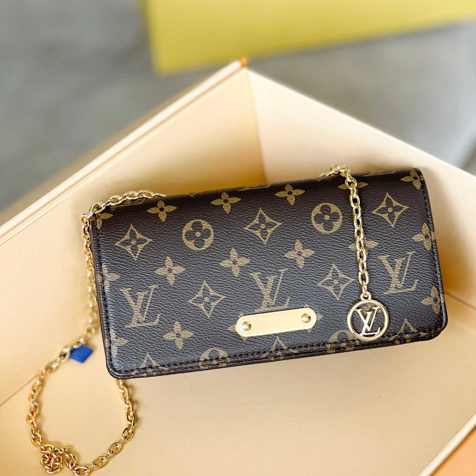 Louis Vuitton Wallet On Chain Lily (20.7 x 10.2 x 3.5cm)   M82509 - EUR FASHION