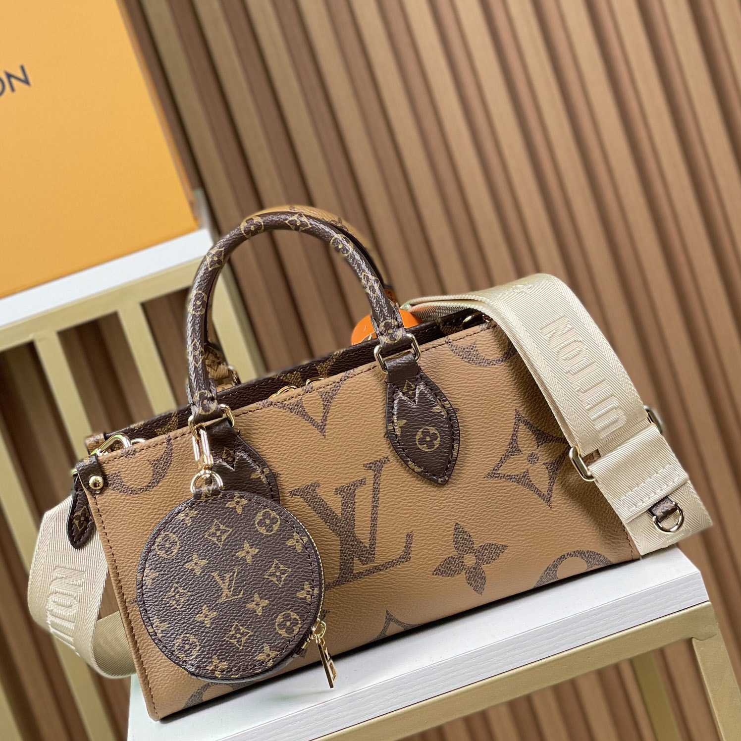 Louis Vuitton OnTheGo East West    M46653 - EUR FASHION