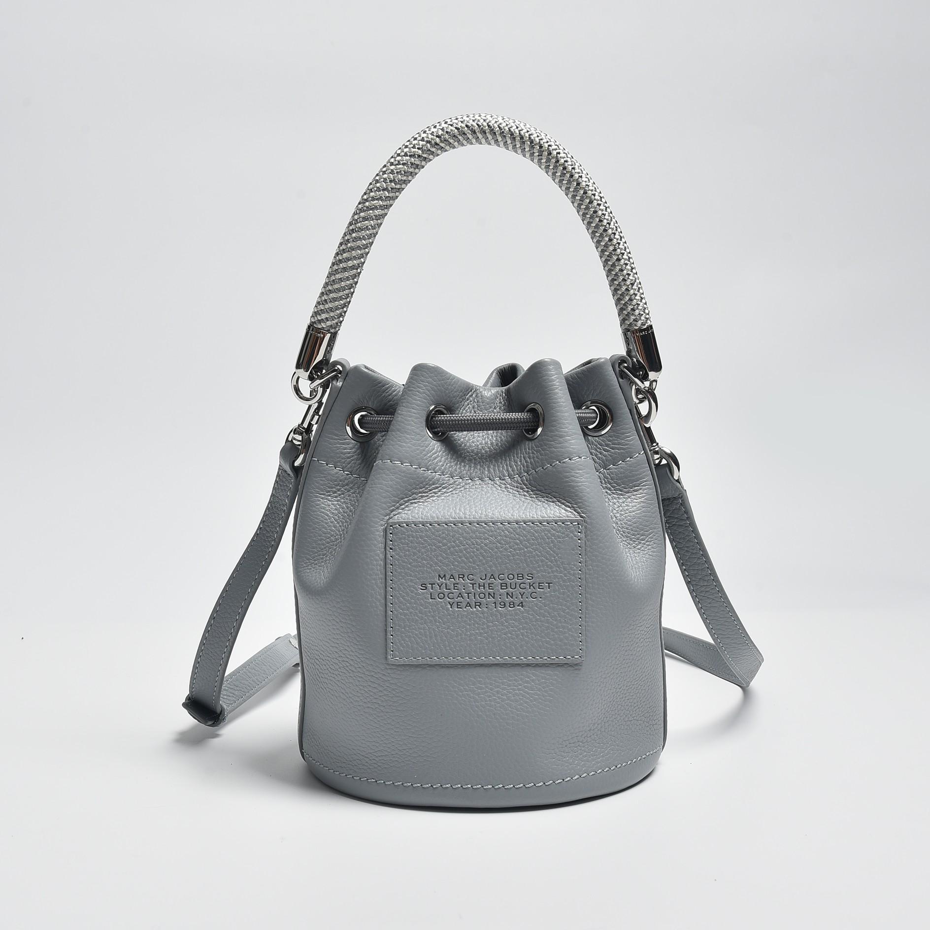 Marc Jacobs Women's Leather The Bucket Bag  - EUR FASHION