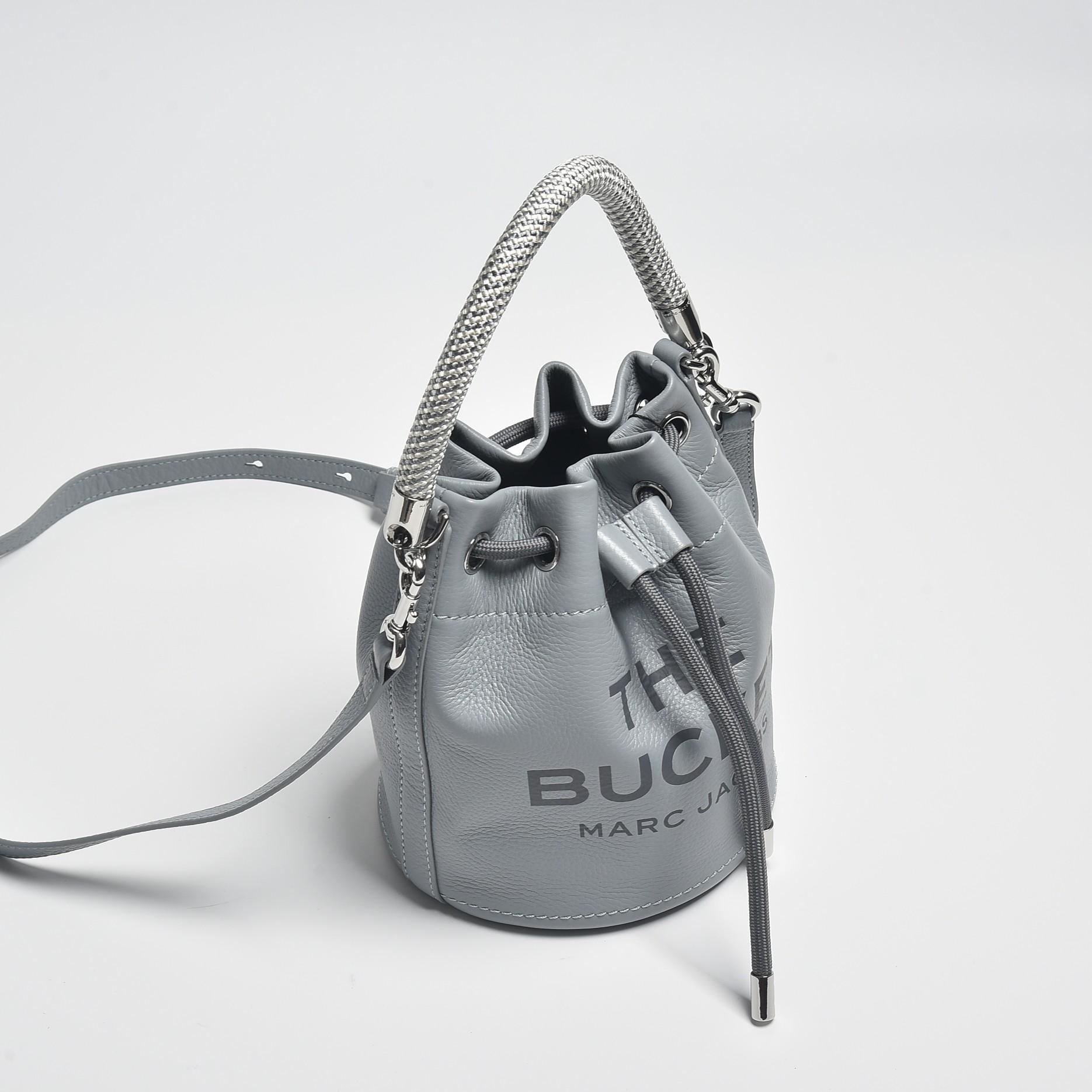 Marc Jacobs Women's Leather The Bucket Bag  - EUR FASHION