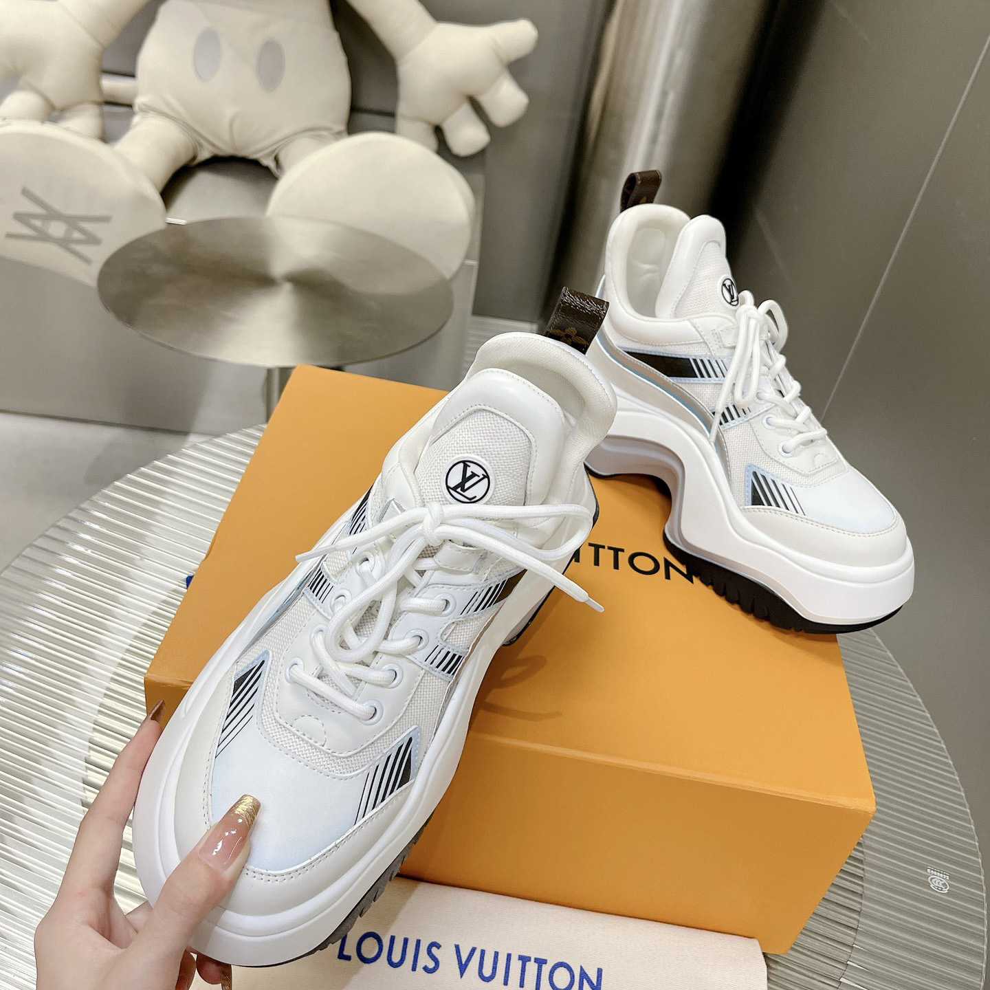 Louis Vuitton LV Archlight 2.0 Platform Sneaker    1ABI0L - EUR FASHION