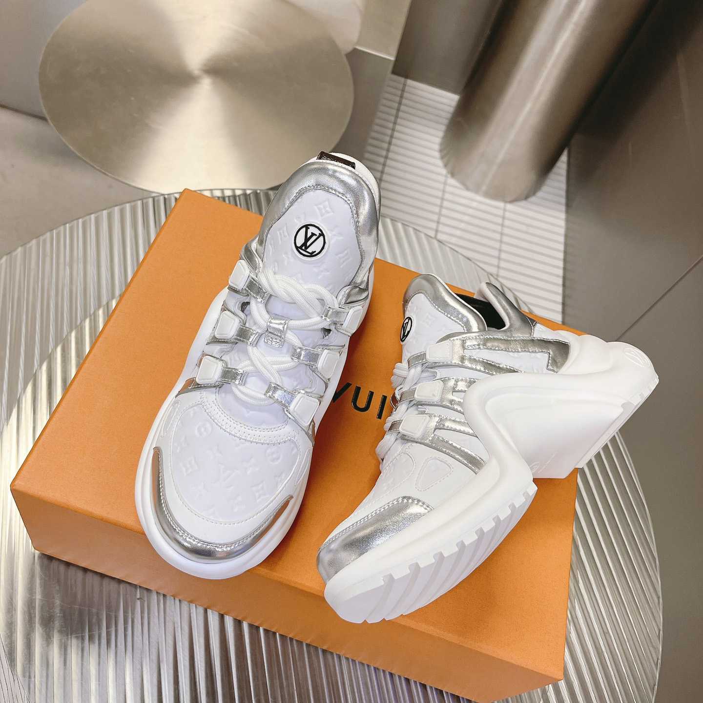 Louis Vuitton LV Archlight Sneaker     1ABVFN - EUR FASHION