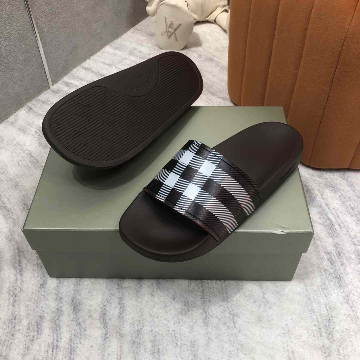 Burberry Check Print Slides - EUR FASHION