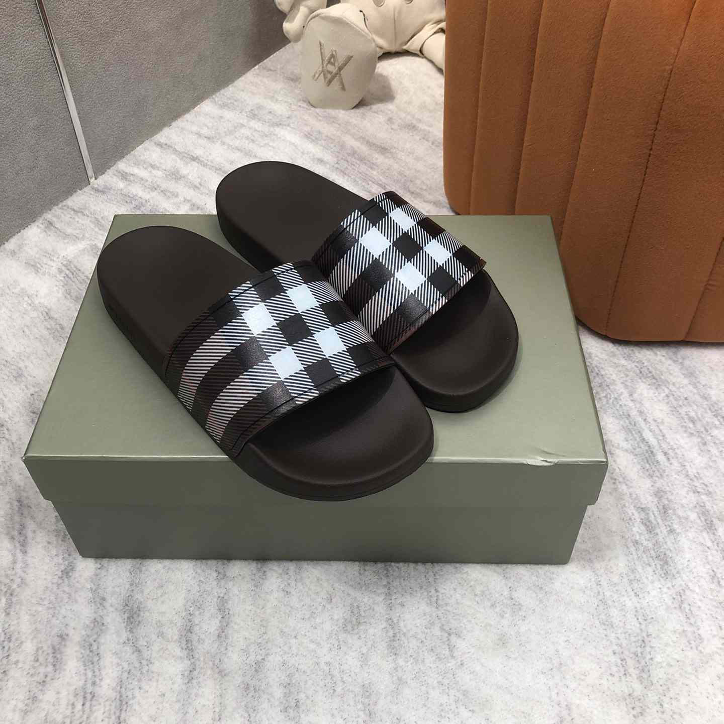 Burberry Check Print Slides - EUR FASHION