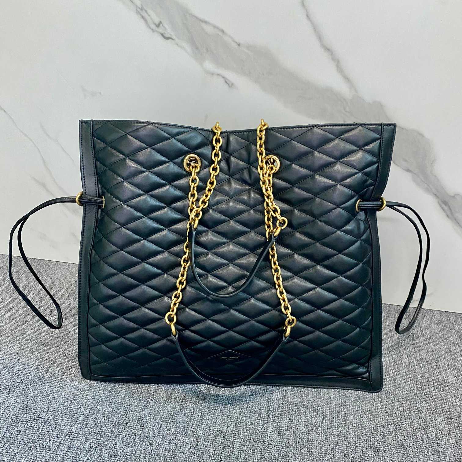 Saint Laurent Quilted Shoulder Bag (41.1x3x36.8cm) - EUR FASHION